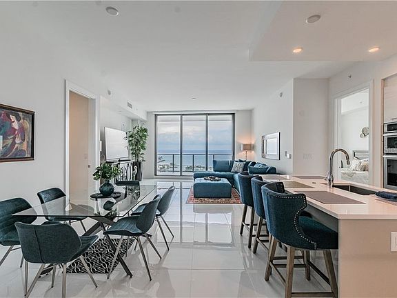 5th image of 100 1st Ave N Unit 2102