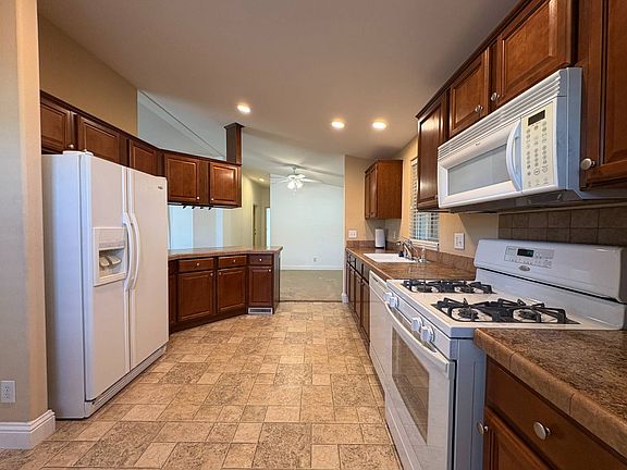 4th image of 2400 Alpine Blvd Space 135