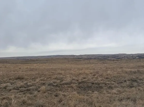 724 Labrador Dr, Mandan, ND 58554