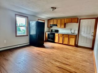 18 Maple St FLOOR 3, Taunton, MA 02780