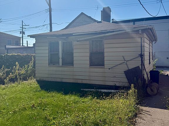 3rd image of 4024 Deodar St