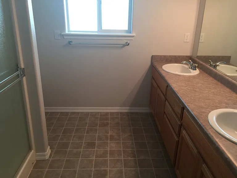 2723 Esther Ln — Photo 10
