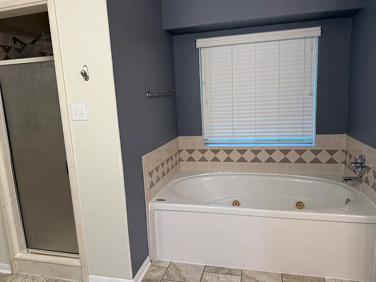 621 S Roy Reynolds Dr — Photo 26