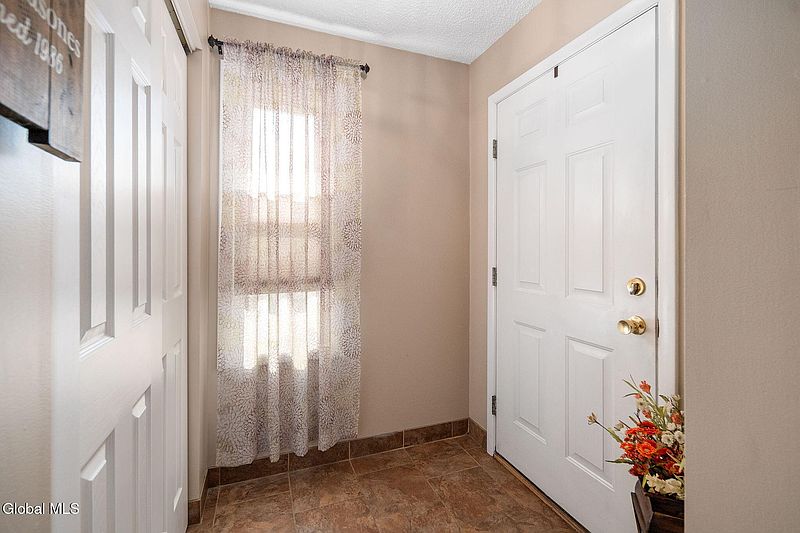 3rd image of 1701 Cambridge Manor Drive