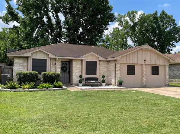 614 Branding Iron Ln, Houston, TX 77060