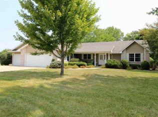 522 N Phil Gould Dr, Hanna City, IL 61536