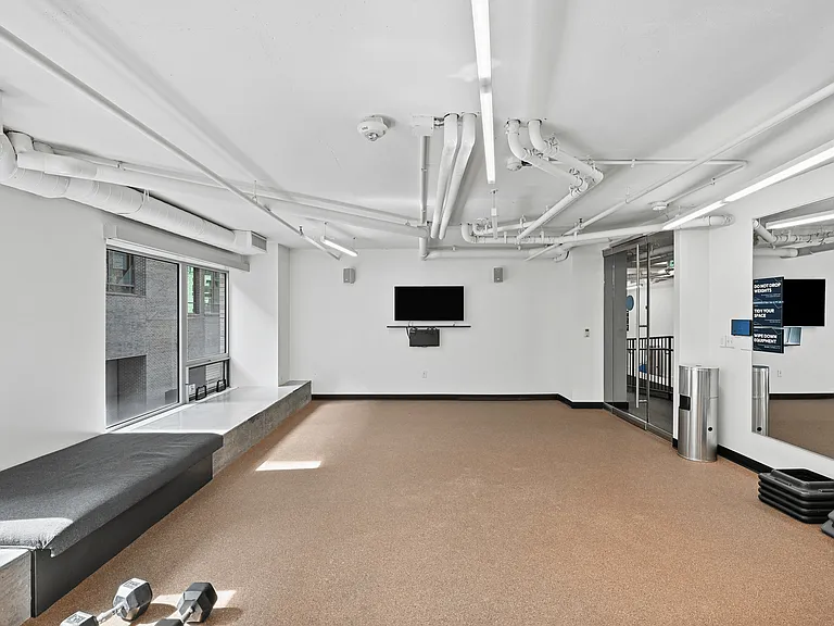 F1RST Residences — Photo 51