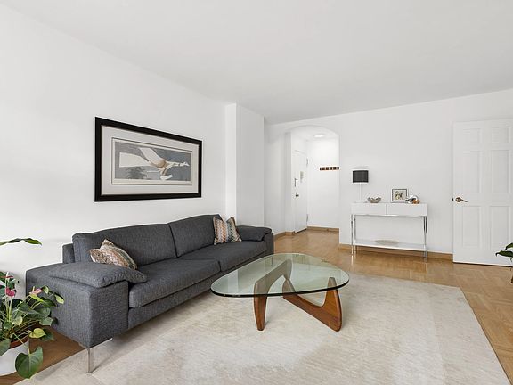 2nd image of 120 E 90th St APT 5C