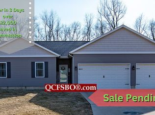 712 10th Avenue Ct, Hampton, IL 61256