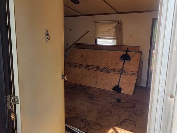 2nd image of 8364 Cedar St #5
