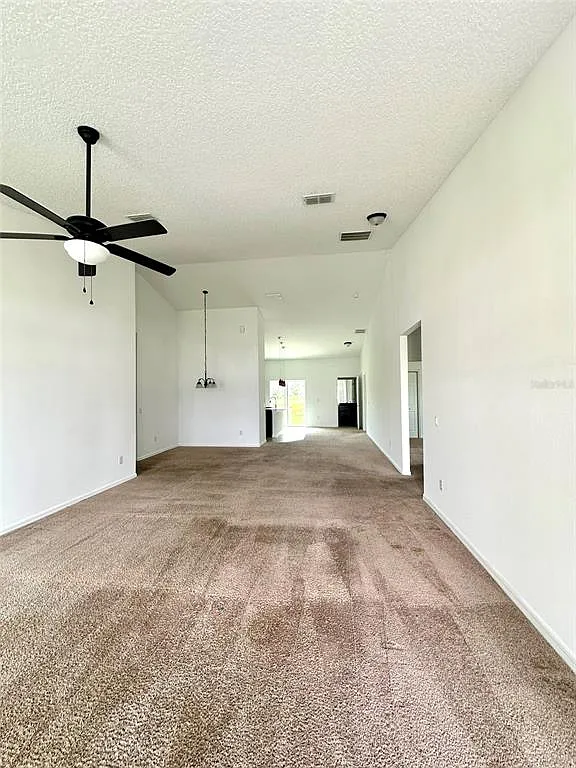 4 bed, 2.5 bath, 1744 sqft, $1,850 — Photo 2