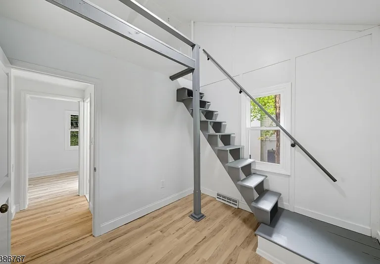 330 Springbrook Trl — Photo 23