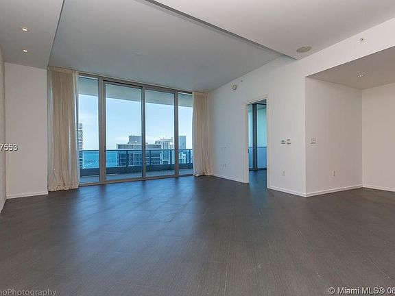 3rd image of 200 Biscayne Blvd Unit 5204