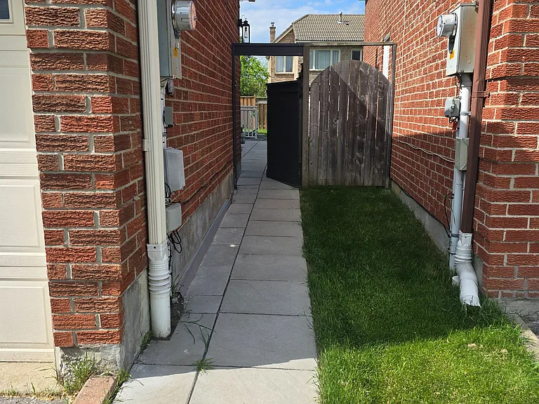 14 Porthclair Ct — Photo 37