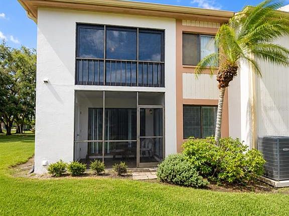 3rd image of 115 Lakeview Pl #115