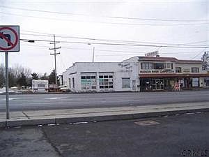 2nd image of 178 Columbia Tpke