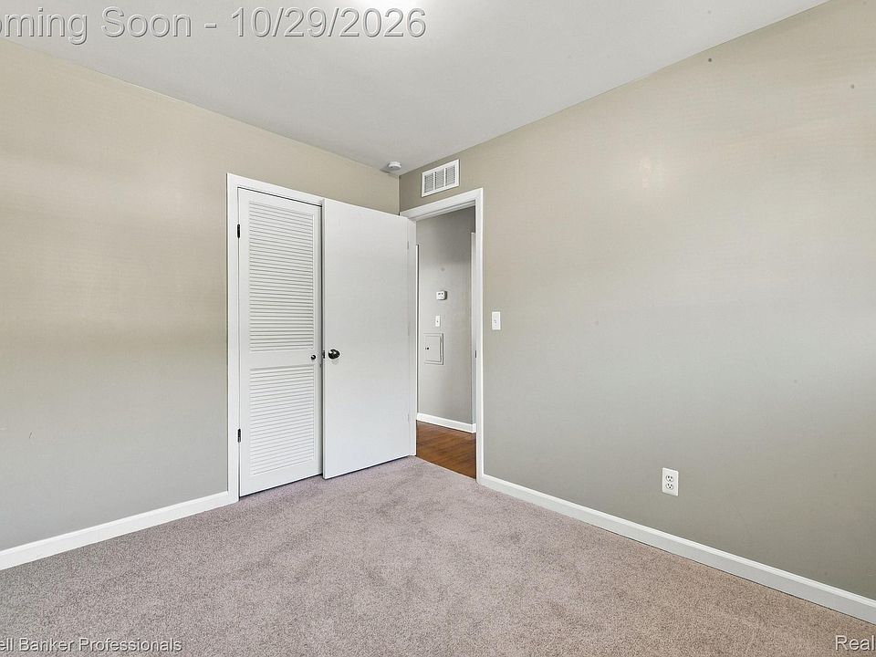 22704 Furton St, photo 13