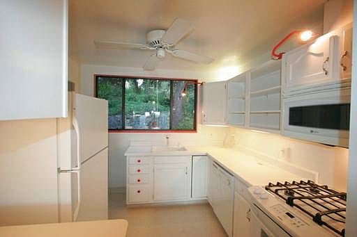 3rd image of 9230 Glendome Cir