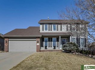 17136 J St, Omaha, NE 68135