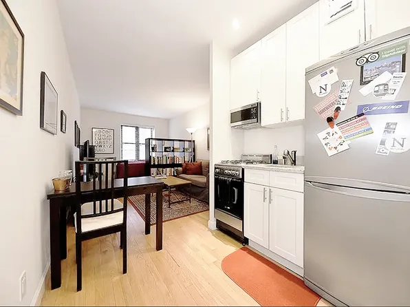 312 W 23rd St APT 2N, New York, NY 10011