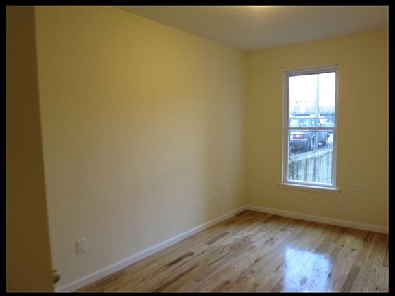5th image of 3524 Barnes Ave #2FAM