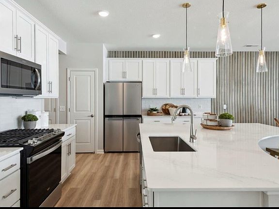 4th image of 19265 Goldenrod Ln #6