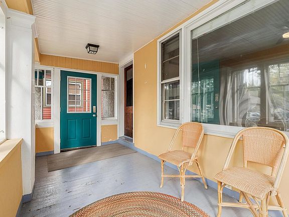 3rd image of 146 Belvidere Ave #1