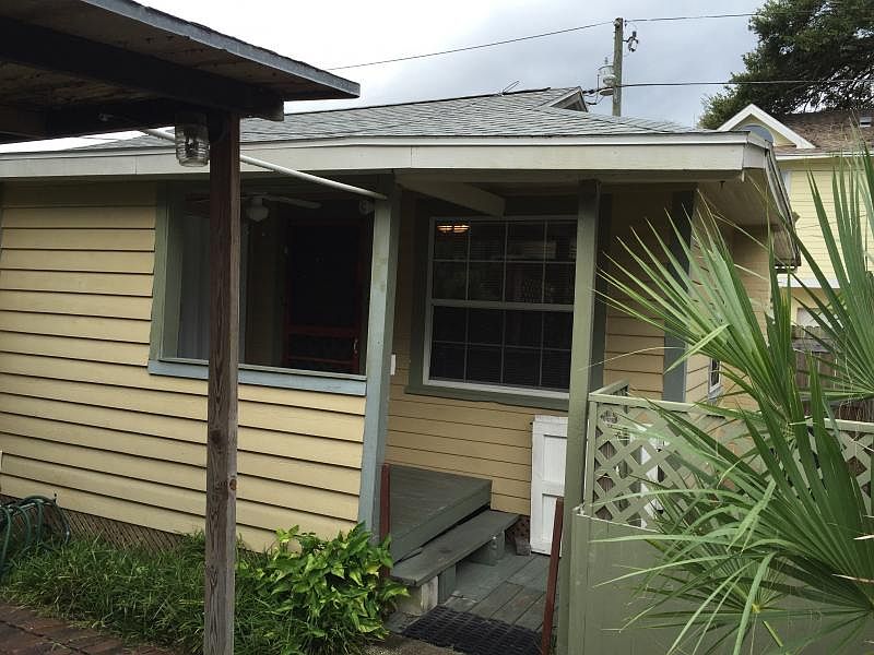 1st image of 319 11th Ave NE