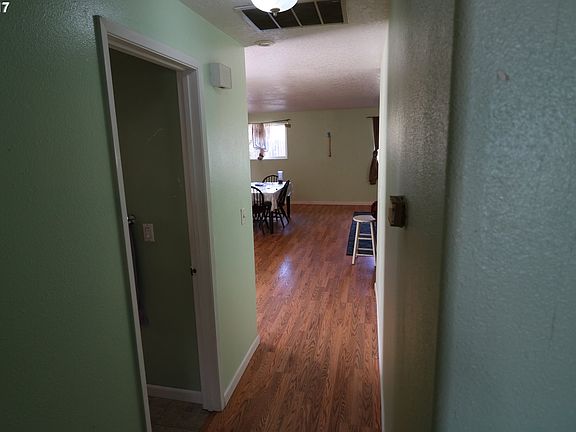 5th image of 384 S Dogwood Dr
