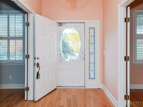 4th image of 298 Victoria Pl