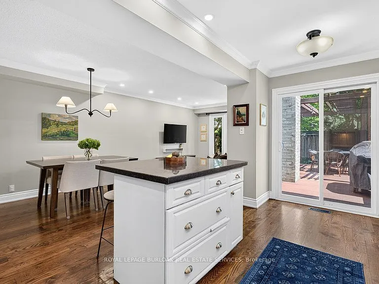 2354 Marine Dr — Photo 17