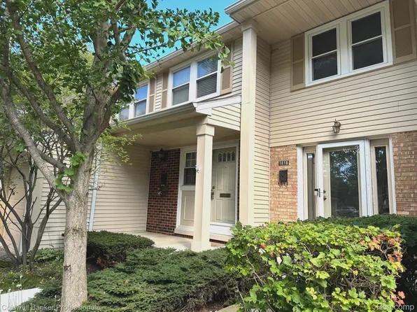 1618 Brentwood Dr, Troy, MI 48098