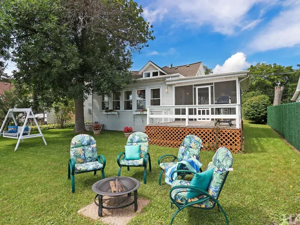 4821 W Flanders Rd, McHenry, IL 60050