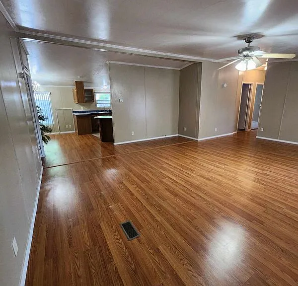 922 Ashwood St — Photo 17