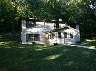 W9930 View Ridge Ln, New London, WI 54961