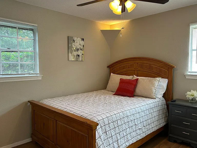 1607 Sagebrush Trl — Photo 3