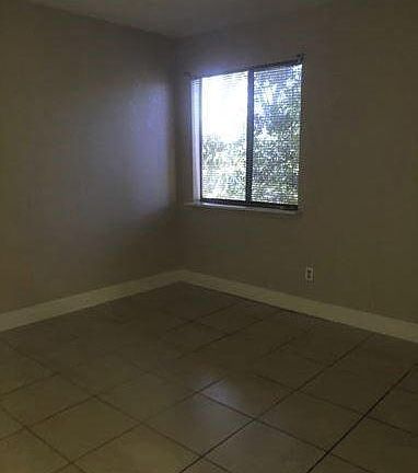4th image of 2937 Winkler Ave APT 1218