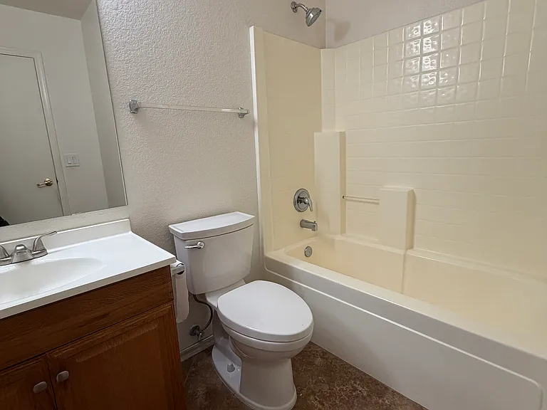 11402 W Hutton Dr — Photo 19