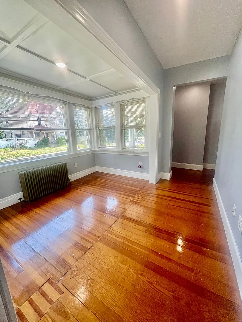289 Webster St — Photo 1