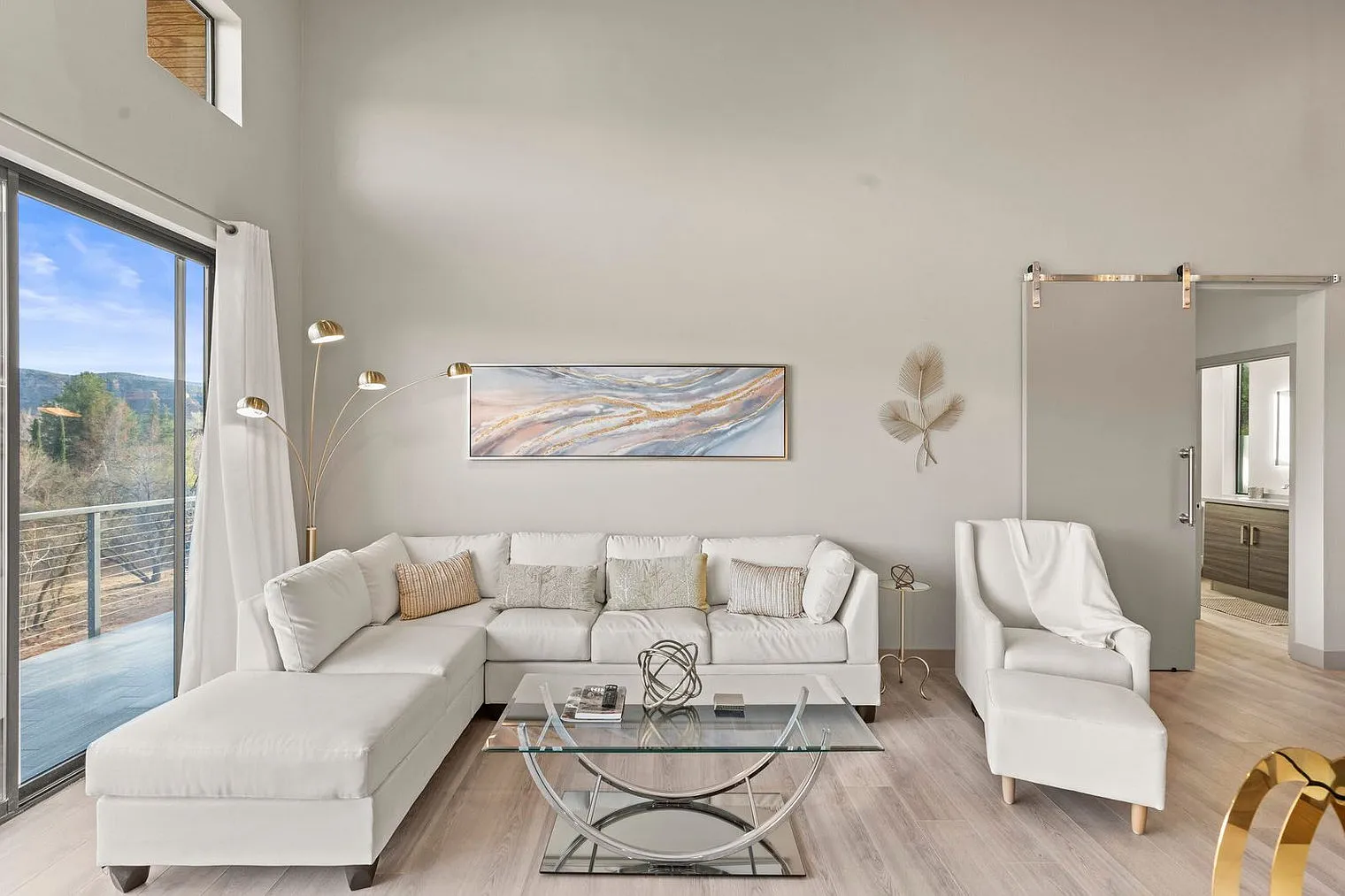 2 bed, 2.0 bath, 990 sqft, $7,734 — Photo 2