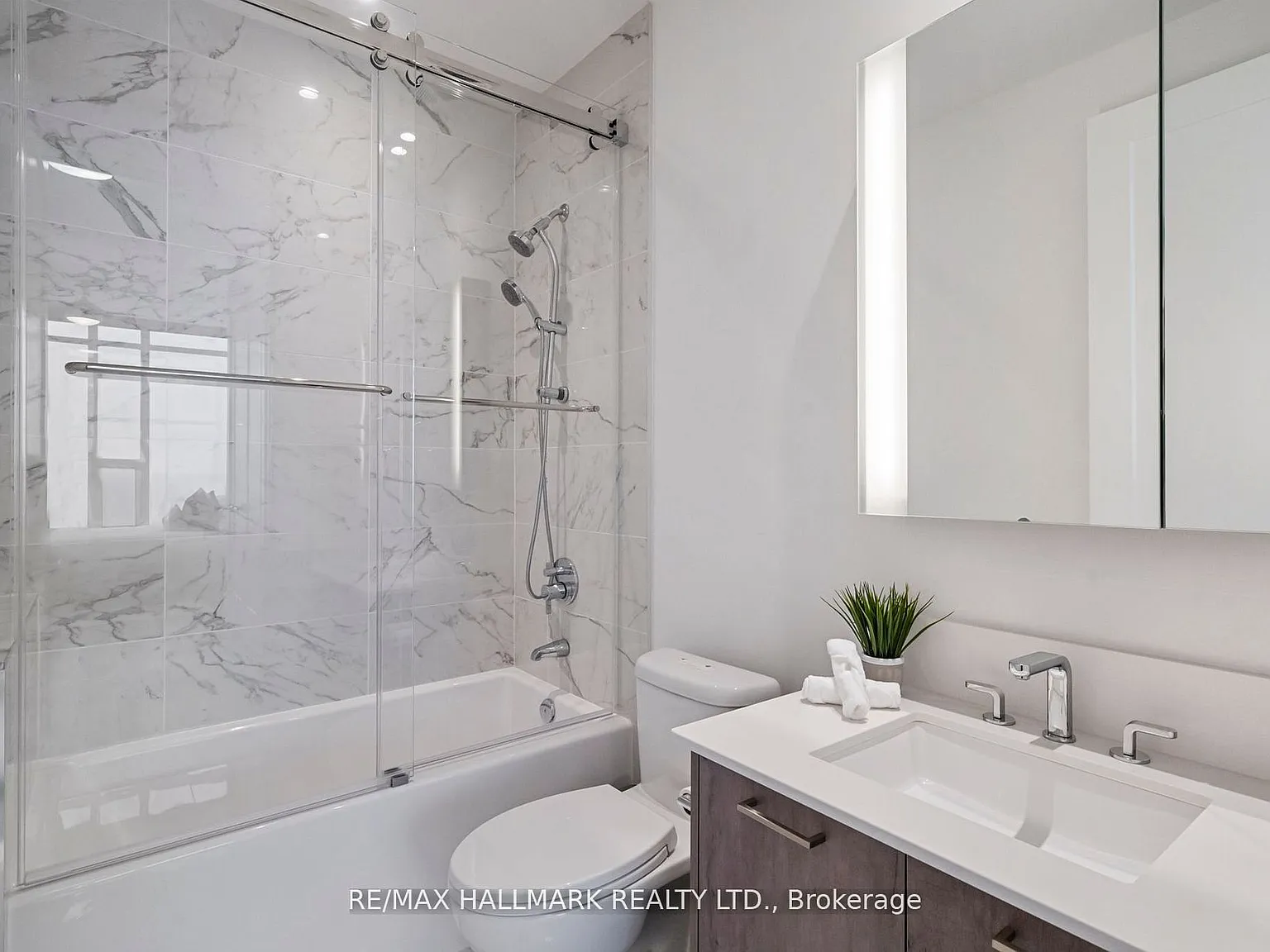 3 bed, $10,000 — Photo 4