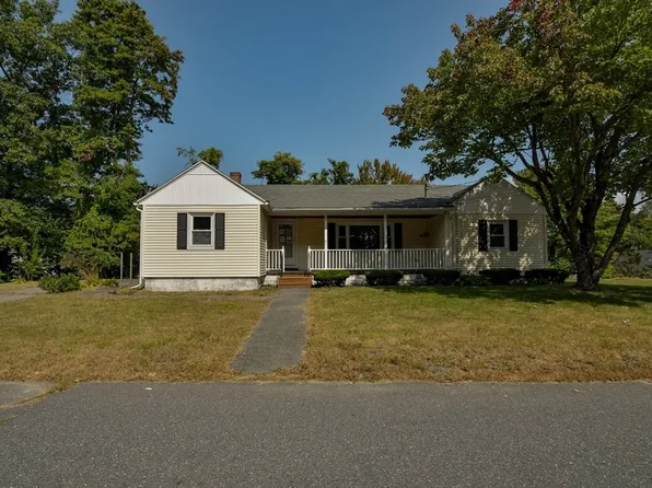 21 Bernard Dr, Fitchburg, MA 01420