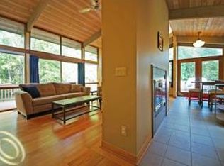 2521 Murray Hl, Hartland, MI 48353