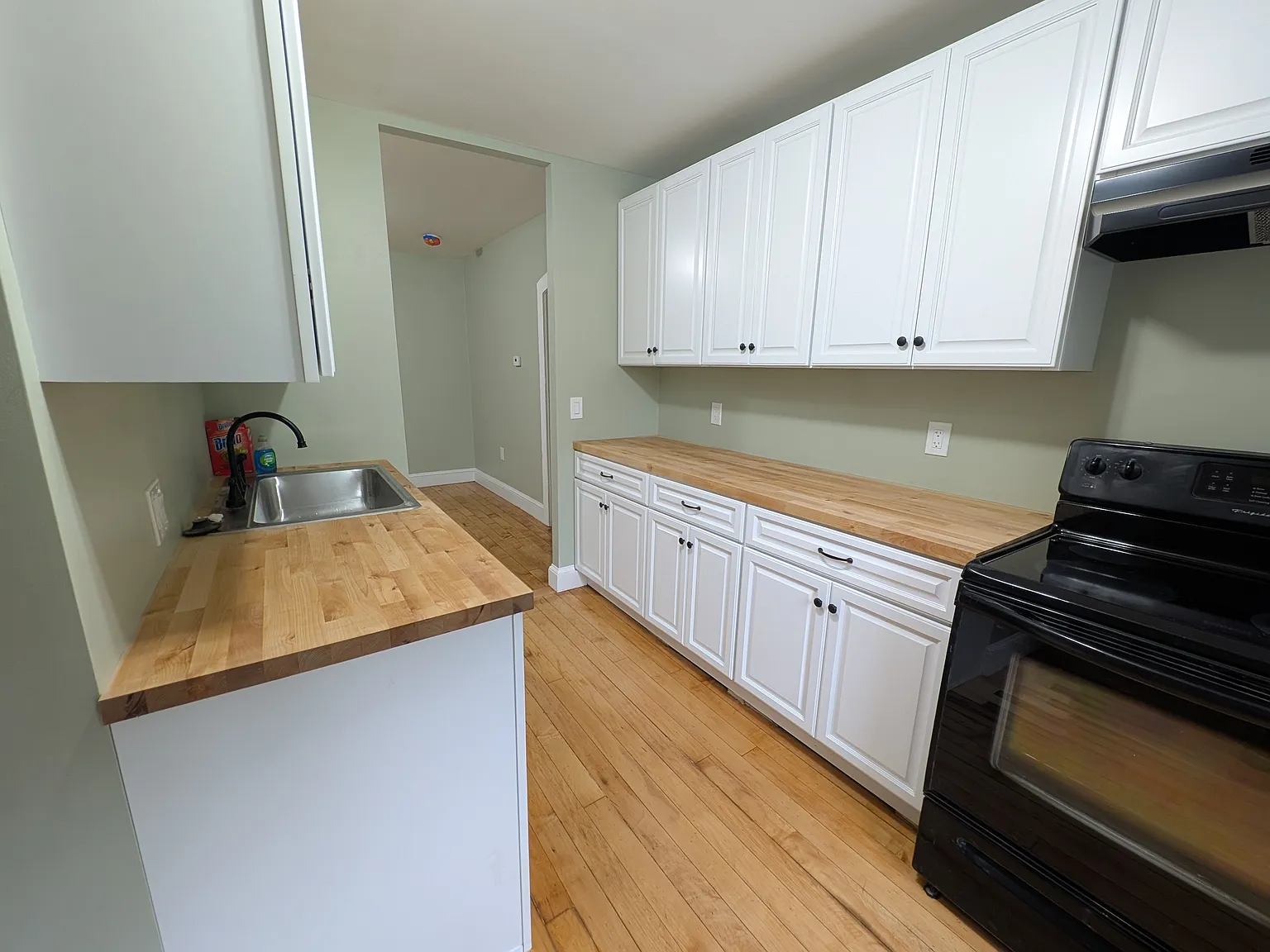 3 bed, 1000 sqft, $2,650 — Photo 2
