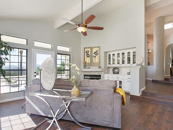 4th image of 24356 Ysidro Dr
