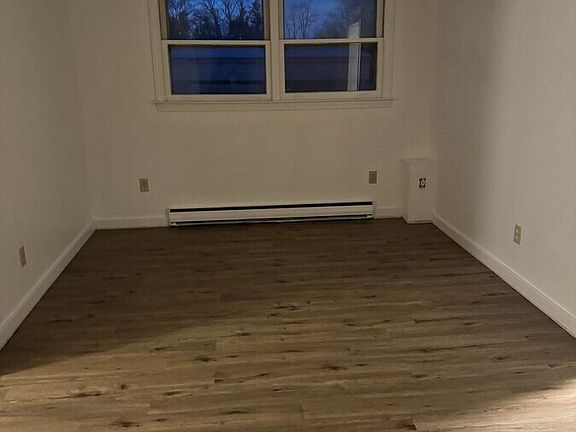 3rd image of 52 Laing St APT 2