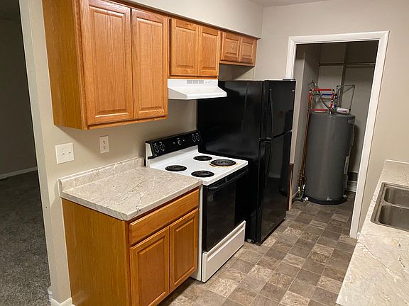 2nd image of 108 Scott Dr #108