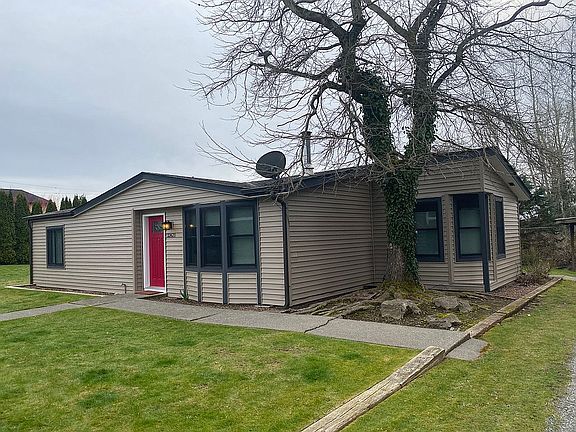 3rd image of 32621 2nd Ave