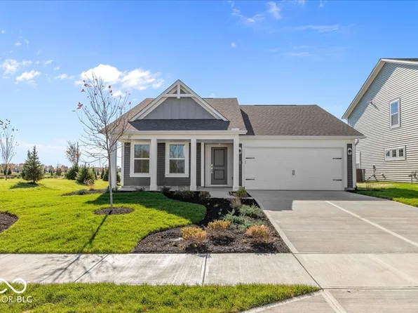 735 Oakleaf Dr, Greenfield, IN 46140