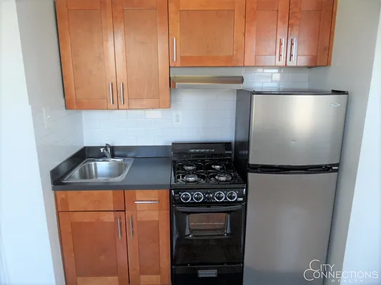 Rented by City Connections Realty | media 15